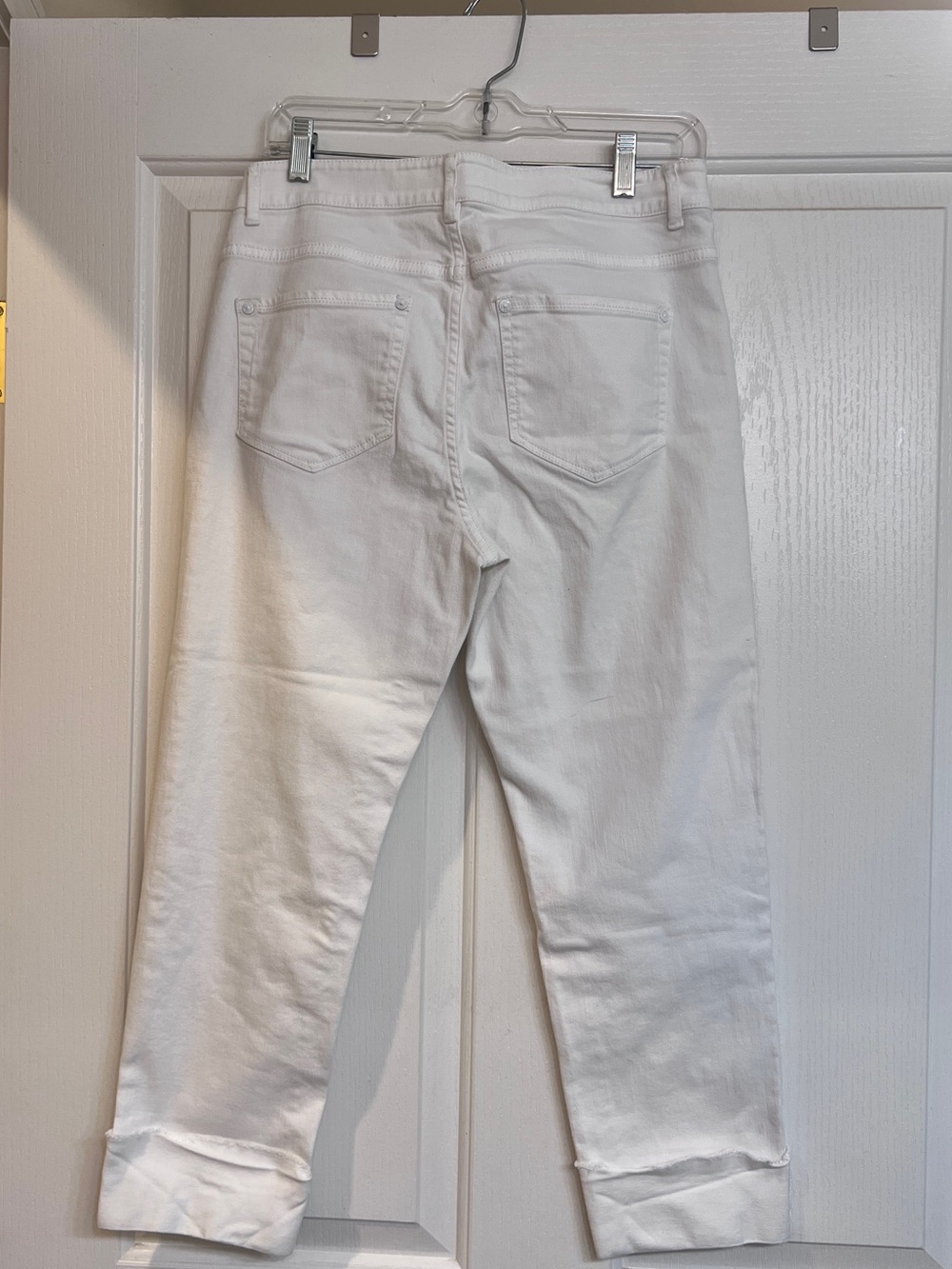 J.Jil Denim Authentic White Cropped Jeans - Classic Back Pocket Design Size 8